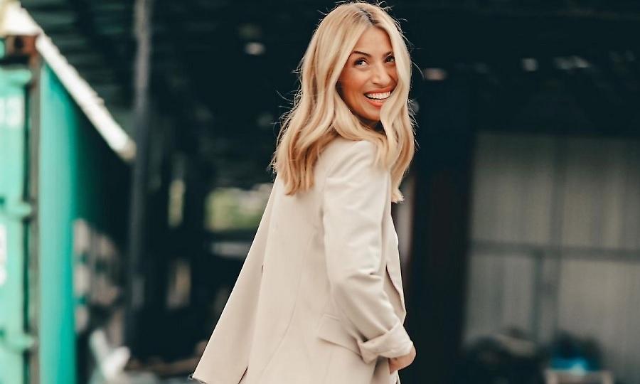 Η Ηλιάκη τσούγκρισε καθρέφτη και άκουσε ένα ωραιότατο: «Καλά τα καταφέρατε κλώσες»