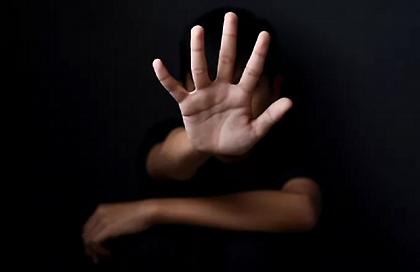 Συνελήφθη αρχιφύλακας της ΕΛ.ΑΣ. στη Θεσσαλονίκη για ενδοοικογενειακή βία μετά από μήνυση της συζύγου του