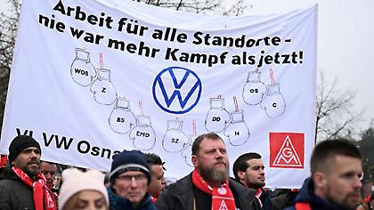 Σε απεργία σήμερα οι εργαζόμενοι της Volkswagen για τα σχέδια απολύσεων και περικοπών