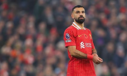 «Προτεραιότητα για τον Σαλάχ να παραμείνει στη Λίβερπουλ, αλλά είναι εκνευρισμένος με τους χειρισμούς του συλλόγου»