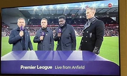 «Με υποβρύχιο πήγε στο γήπεδο»: Γλέντι για την εμφάνιση του Χαρτ στο Λίβερπουλ-Μάντσεστερ Σίτι!