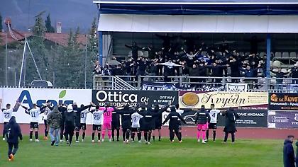 Καλαμάτα: Κόσμος και ομάδα έγιναν «ένα» μετά τη νίκη επί του Παναργειακού