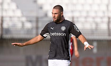 ΟΦΗ: Χειρουργήθηκε ο Μπαΐνοβιτς στο γόνατο