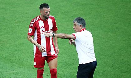 Σταματέλος: «Ο Μεντιλίμπαρ υπολογίζει όσους προσπαθούν, ερωτηματικό για το Σάββατο ο Κάρμο»