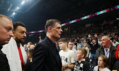 Τζόουνς: «Δεν έγινε κάτι σοβαρό με Μπαρτζώκα - Τα Μέσα το έκαναν κάτι πολύ μεγαλύτερο από αυτό που ήταν»