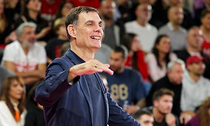 Μπαρτζώκας: «Μειώνονται οι επιλογές στη θέση του σέντερ - Έβαλε ορό ο Βεζένκοφ για να έχει δυνάμεις»