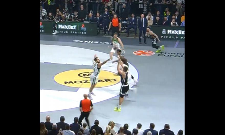 Το buzzer beater τρίποντο του Μαρίνκοβιτς για το +7 της Παρτίζαν στο ημίχρονο