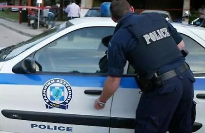 Στο Αυτόφωρο διοικητής αστυνομικού τμήματος για προσβολή γενετήσιας αξιοπρέπειας και παράνομη οπλοφορία