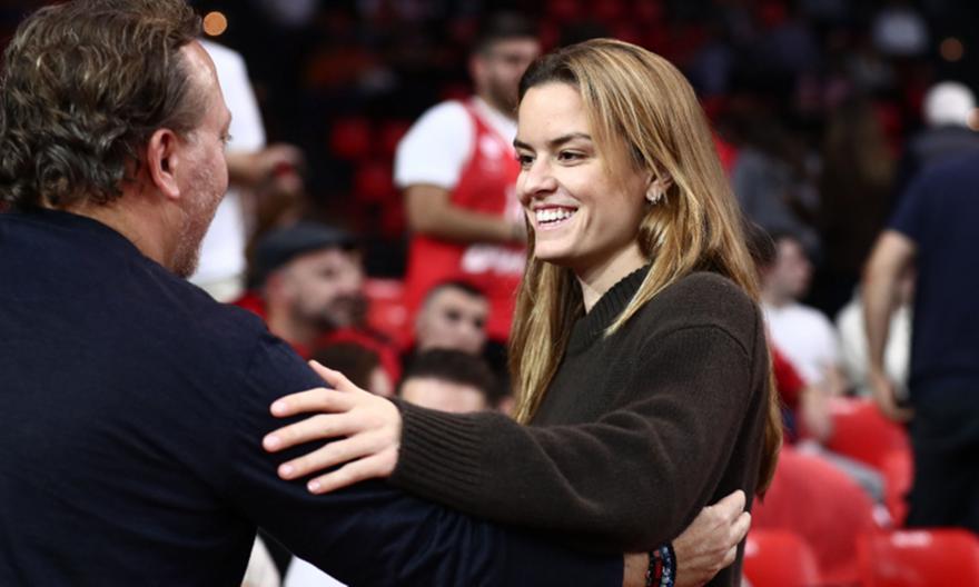 Στο ΣΕΦ για να δει από κοντά τον Ολυμπιακό η Μαρία Σάκκαρη!