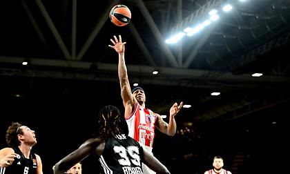 Πέρασε από την Μπολόνια με τρομερούς Κάνααν και Πετρούσεφ ο Ερυθρός Αστέρας!