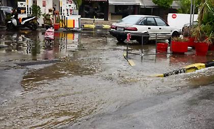 Κυκλοφοριακά προβλήματα σε αρκετούς δρόμους της Αττικής: «Ουρές» χιλιομέτρων σε Κηφισό και Σχιστού, άνοιξε η Μεσογείων