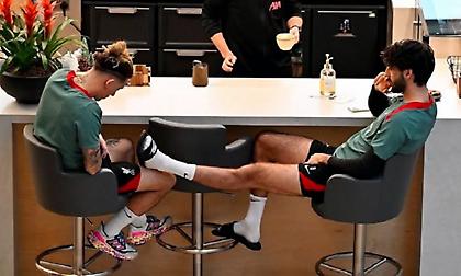 Έβγαλε την προστατευτική μπότα ο Τσιμίκας, επιστρέφει σταδιακά στα πλάνα του Σλοτ