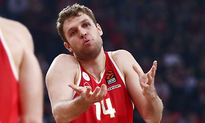 Βεζένκοφ: «Θα κλέβαμε το παιχνίδι, δεν αξίζαμε να κερδίσουμε...»