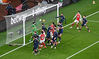 Το κάνουν όντως να φαίνεται σαν... πέναλτι: Πουθενά αλλού στην Ευρώπη η επιτυχία της Άρσεναλ με τα κόρνερ!