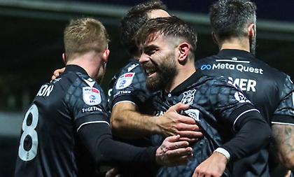 Μυθικό γκολ με απευθείας κόρνερ και… όνειρα τρίτης συνεχόμενης ανόδου για τη Ρέξαμ!