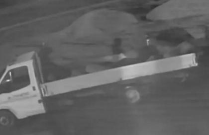 Μεσσηνία: «Δανείστηκαν» όχημα του Δήμου και έκλεψαν 33 τσουβάλια με ελιές