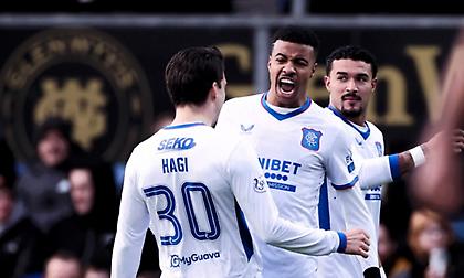 Πέρασε «αέρα» από τη Ρος Κάουντι η Ρέιντζερς και συνεχίζει το κυνήγι