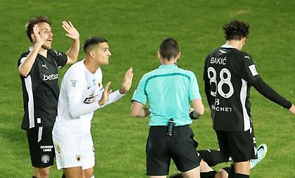 ΑΕΚ: Εννιά παίκτες στο όριο των καρτών