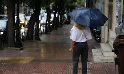 Καιρός: Σποραδικές καταιγίδες και βροχές-Ως 7 μποφόρ οι άνεμοι