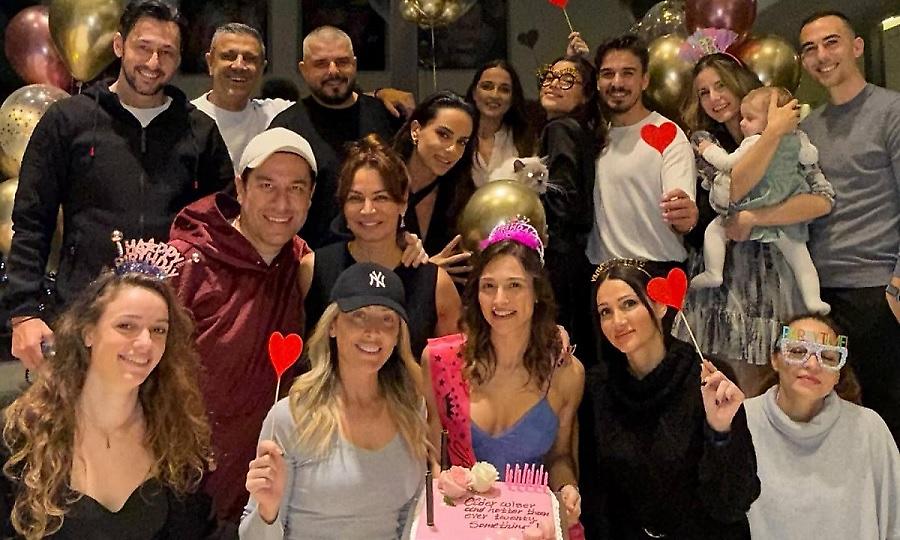 Πηλαδάκης: Τρελό μεταμεσονύχτιο Surprise Party για τα γενέθλια της Ναυσικάς Παναγιωτακοπούλου