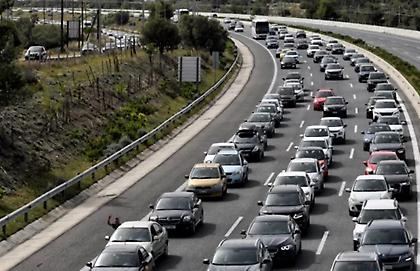 Κίνηση στους δρόμους: Μεγάλο μποτιλιάρισμα στην Κατεχάκη από Ηλιούπολη λόγω ακινητοποιημένου οχήματος