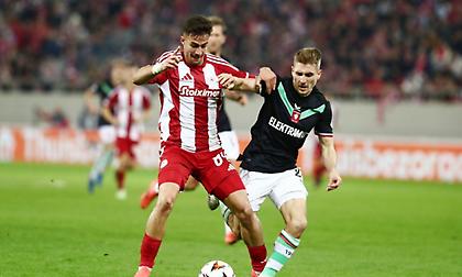 Κωστούλας: «Ήταν ένας ματς... πόλεμος - Παλεύουμε ο ένας για τον άλλον με τον Ελ Κααμπί»