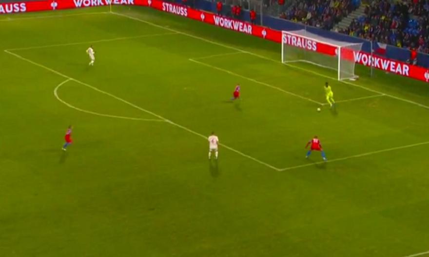 Ονάνα: «Έκαψε» πάλι τη Γιουνάιτεντ με μοιραία γκάφα