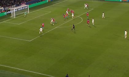 Ο Χόιλουντ εξήγησε το έξυπνο γκολ με τη Βικτόρια Πλζεν: «Είχα δει τον Μαρσιάλ…»