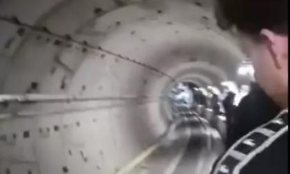 Θεσσαλονίκη: Ακινητοποιήθηκε συρμός του μετρό - Mε τα πόδια μέσα από τις σήραγγες βγήκαν οι επιβάτες