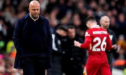 Τρικυμία... Ρόμπερτσον και σοκ για τη Λίβερπουλ: Χάνει από τη Φούλαμ και παίζει με δέκα παίκτες!