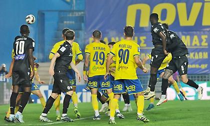 Η λυτρωτική κεφαλιά του Καμαρά για το «τρίποντο» του ΠΑΟΚ στο Αγρίνιο