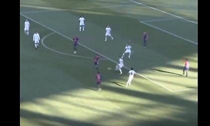 Ο Τσάβι έστησε γκολ με μαγικό τακουνάκι σε παιχνίδι με θρύλους της Μπαρτσελόνα και της Ρεάλ Μαδρίτης!