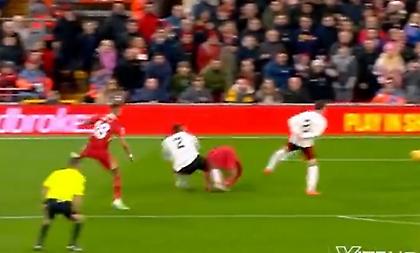 Αυτό είναι το καταφενάστατο πέναλτι που ζήτησε η Λίβερπουλ και δεν είδε κανείς!