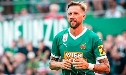 Σοκ στη Βιέννη: Στο νοσοκομείο παίκτης της Ραπίντ μετά από άγρια επίθεση που δέχθηκε στον δρόμο