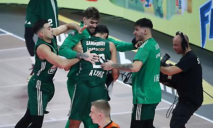 Πρόλαβε να κάνει δύο τάπες και πνίγηκε στις αγκαλιές των συμπαικτών του ο Σαμοντούροβ!