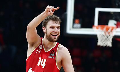 MVP της 16ης αγωνιστικής ο Βεζένκοφ, πήρε την... μπουκιά απ' το στόμα του Ναν!