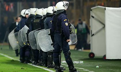 Χαμός στην OPAP Arena μεταξύ οπαδών της ΑΕΚ και παικτών του ΠΑΟΚ, κατέβηκαν από το πούλμαν!