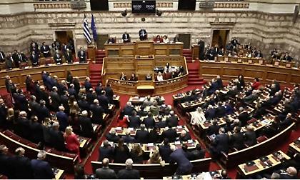 Κατά πλειοψηφία ψηφίστηκαν το νομοσχέδιο για τους σιδηροδρόμους και τρεις υπουργικές τροπολογίες