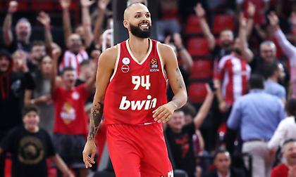 «Όλο αυτό έχει αρχίσει να βγαίνει εκτός ελέγχου»: Ο Φουρνιέ δέχεται συνεχώς σακούλες με φέτα!