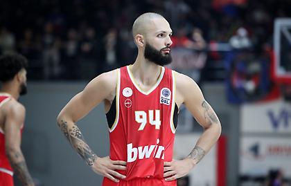 Τα κρίσιμα καλάθια του Φουρνιέ και η αποθέωση στα γαλλικά!