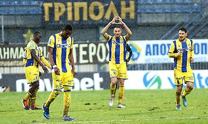 Χόρευε στη βροχή ο Μπαρτόλο και ο Asteras AKTOR χάλασε τα Χριστούγεννα του Άρη!
