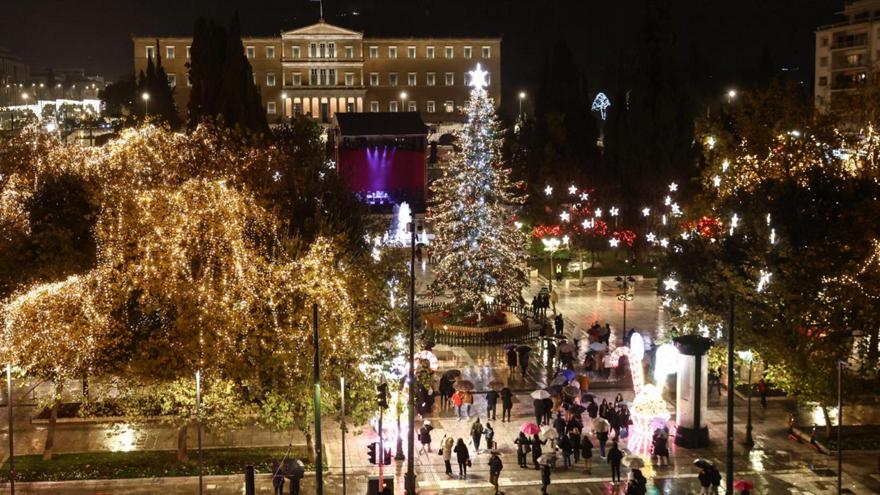 Εορταστικό ωράριο καταστημάτων – Τι ώρα κλείνουν την Παραμονή των Χριστουγέννων