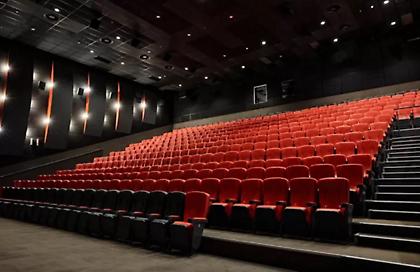 Χανιά: Άνδρας γρονθοκόπησε 14χρονους μέσα σε σινεμά - Αναζητείται από την αστυνομία