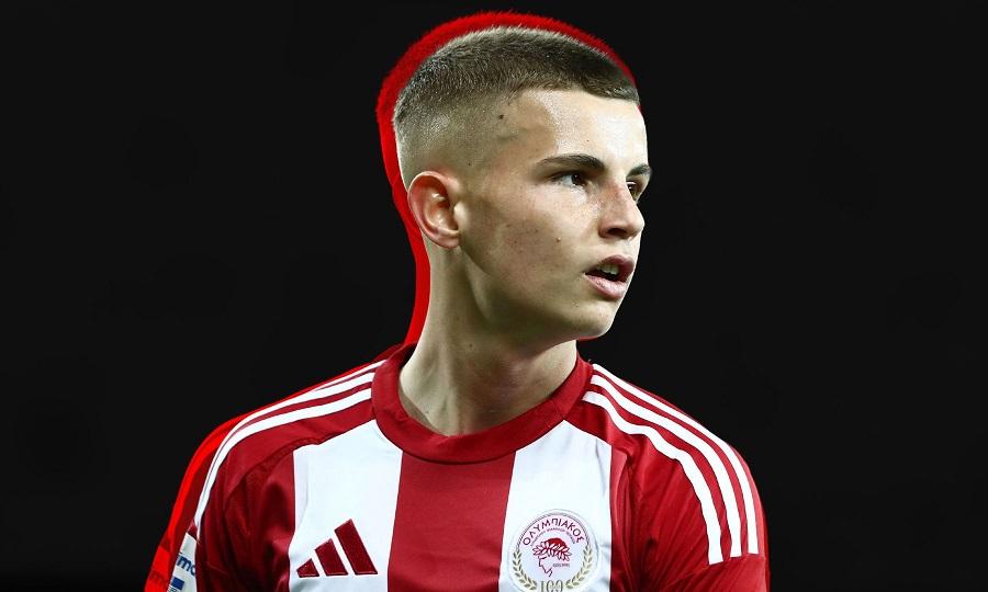 Χρήστος Μουζακίτης: Το ερυθρόλευκο αστέρι που φωτίζει τον Ολυμπιακό