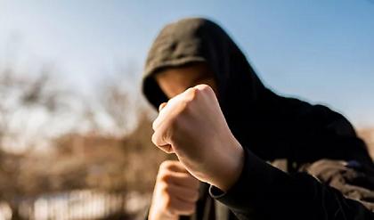 Επτά συλλήψεις για την επίθεση με λοστούς στους δύο 17χρονους στο Μαρούσι - Χειροπέδες και στους γονείς