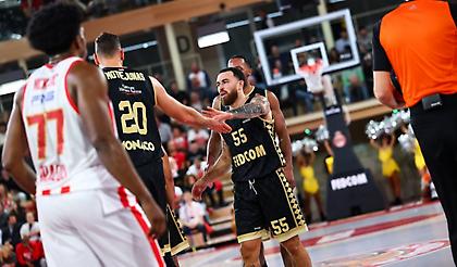 Διέλυσε την Εφές και τρίτωσε το καλό για τη Μονακό