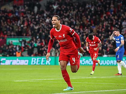 Ο Φαν Ντάικ έστειλε… μήνυμα στη διοίκηση της Λίβερπουλ: «Μπορώ ακόμη 3-4 χρόνια!»