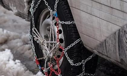 Κυκλοφοριακές ρυθμίσεις σε οδικούς άξονες του Νομού Αττικής - Υποχρεωτικός ο εφοδιασμός με αντιολισθητικές αλυσίδες