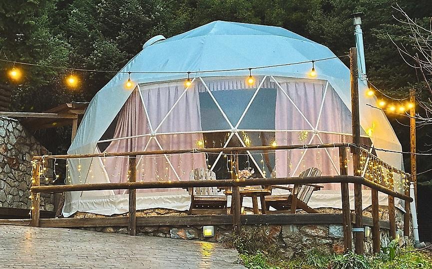 Μαίρη Συνατσάκη-Ίαν Στρατής: Το μαγικό μέρος που επέλεξαν για τις μίνι διακοπές τους με την Ολίβια