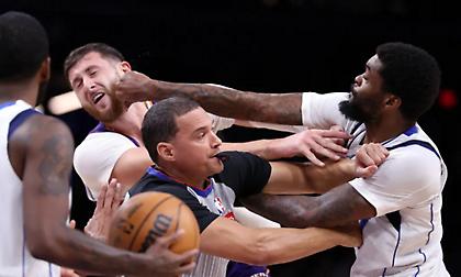 Έπαιξαν μπουνιές Νούρκιτς και Μάρσαλ στο Σανς-Μάβερικς!